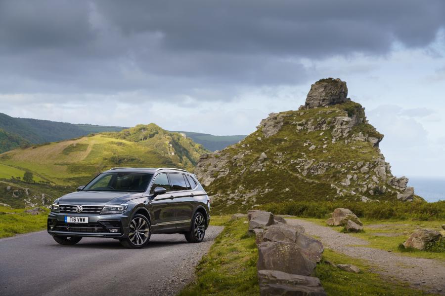  Volkswagen Tiguan Allspace R-Line 2018 года  (UK) (фото 31 из 40)